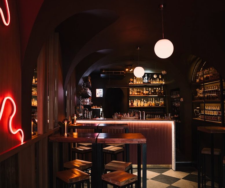 11 Best Cocktail Bars in Warsaw