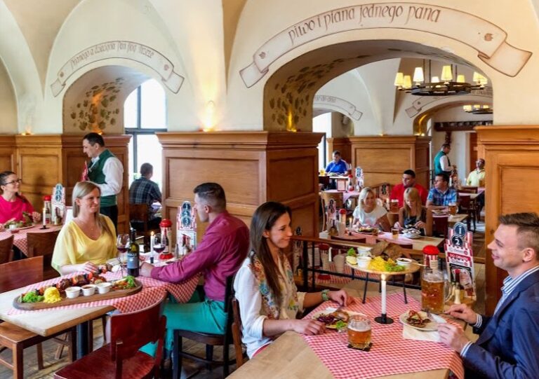 Piwna Color 8 Best Restaurants in Warsaw's Old Town (2026)